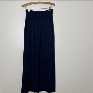 Cabi Size Medium Chance Wide Leg Knit Pants Stretch Pull On Relaxed Navy 5501